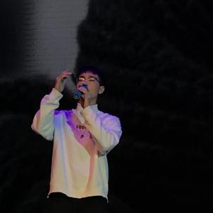 老肥女光屁屁毛䇯䇯
